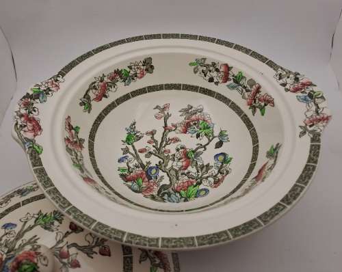 Vintage Johnson Bros `Indian Tree` Tureen Hand Engraved Ironstone-England (Condition is Good)