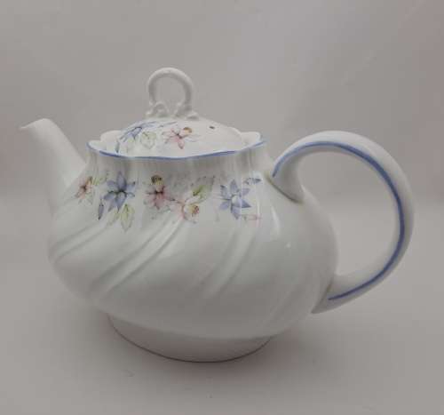 Vintage Queens ''CLAIRE'' Tea Pot Fine Bone China -Made in England