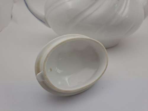 Vintage Queens ''CLAIRE'' Tea Pot Fine Bone China -Made in England