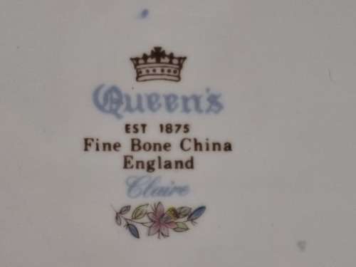 Vintage Queens ''CLAIRE'' Tea Pot Fine Bone China -Made in England