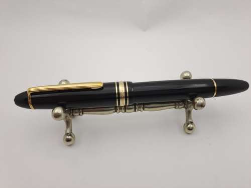 Vintage Mont Blanc Fountain Pen with 4810 -14kt Gold nib serial LC100702
