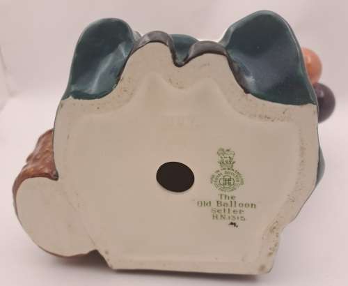 Vintage Royal Doulton ''The Old Lady Balloon Seller"  HN1315 Figurine 195x150x100mm