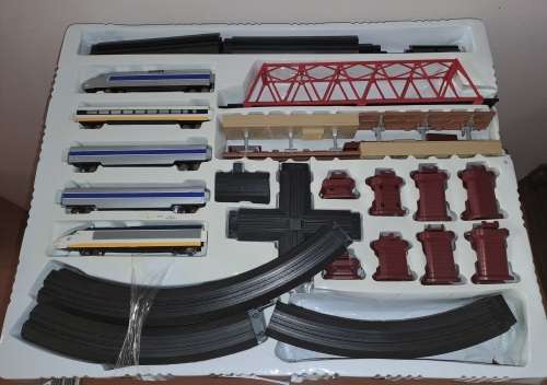 Pre-owned 3 x Vintage Tecnic 9 `N` Gauge Locomotive series train sets- Boxed  (see description)