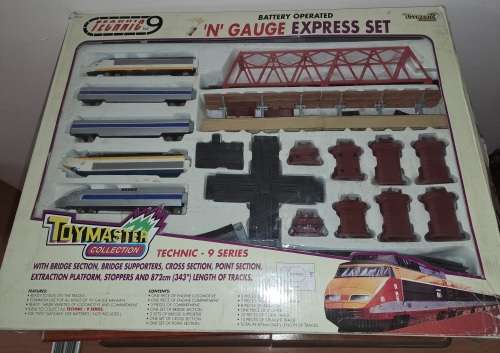 Pre-owned 3 x Vintage Tecnic 9 `N` Gauge Locomotive series train sets- Boxed  (see description)