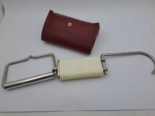 Vintage D.B.G.M Hand Held Luggage Scale in Leather Pouch - Kilo and LBS Excellent condition