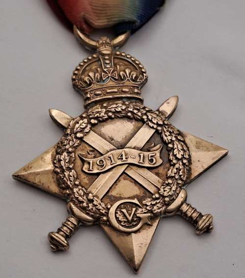 1914-1915  - WW1 Star Medal - engraved   -GNR-C.W.D. Fisher S,A.M.R.F.A.B