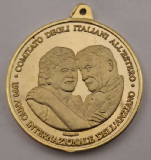 Unidentified Italian medal ? 3x32mm