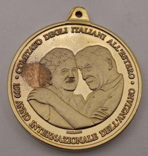 Unidentified Italian medal ? 3x32mm (acid test mark on Face)