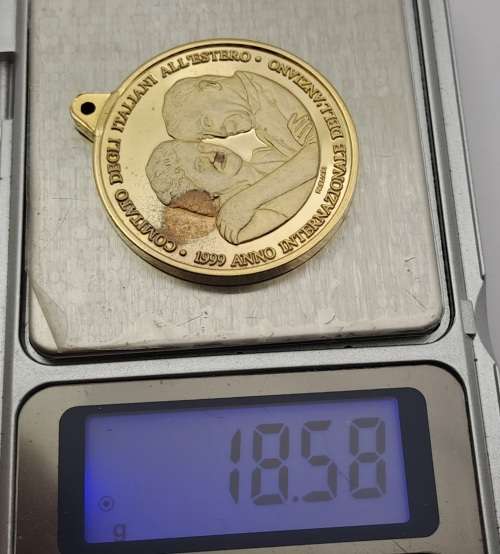 Unidentified Italian medal ? 3x32mm (acid test mark on Face)