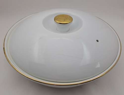 Vintage Royal Worcester Evesham Gold Handle Casserole Baking Dish with lid shape 22 size 3(used)