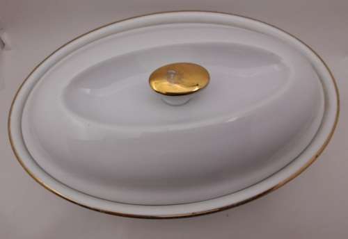 Vintage Royal Worcester Porcelain Gold Handle Casserole Baking Dish with lid shape 22 size 3(used)