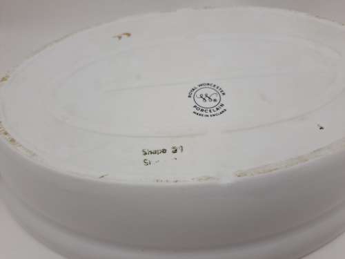 Vintage Royal Worcester Porcelain Gold Handle Casserole Baking Dish with lid shape 22 size 3(used)