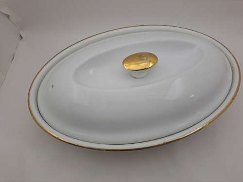 Vintage Royal Worcester Porcelain Gold Handle Casserole Baking Dish with lid shape 22 size 3(used)