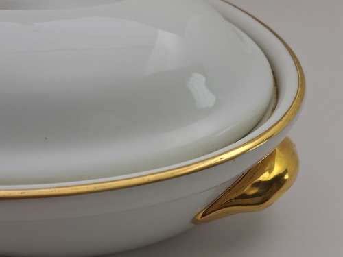Vintage Royal Worcester Porcelain Gold Handle Casserole Baking Dish with lid shape 21 size 2 (used)