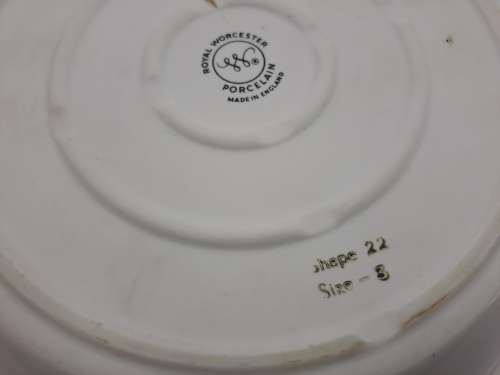 Vintage Royal Worcester Evesham Porcelain Gold Handle Casserole  Dish with lid shape 22 size 3(used)