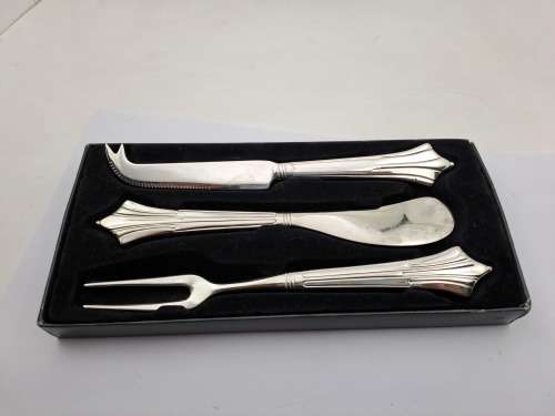 3pc Stuttafords set Cheese & Butter knifes and fork (some water marks on them) in Box Fan Pattern