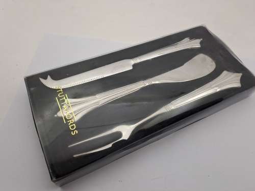 3pc Stuttafords set Cheese & Butter knifes and fork (some water marks on them) in Box Fan Pattern