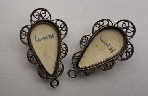 Vintage DELFTS blue & White Porcelain Jewelry 2xbrooches,bracelet and earings (not cleaned)