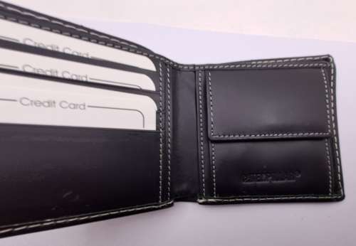 Unused Vintage Caterpillar Mens Leather Wallet 110mmx95mm(when closed)