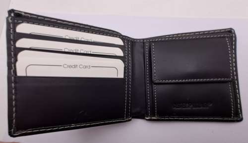Unused Vintage Caterpillar Mens Leather Wallet 110mmx95mm(when closed)