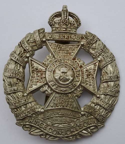 WW2 The Rifle Brigade (Prince Consort`s Own) Regiment Cap Badge 42x50mm  11,30gram-white Metal