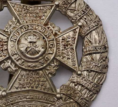 WW2 The Rifle Brigade (Prince Consort`s Own) Regiment Cap Badge 42x50mm  11,30gram-white Metal
