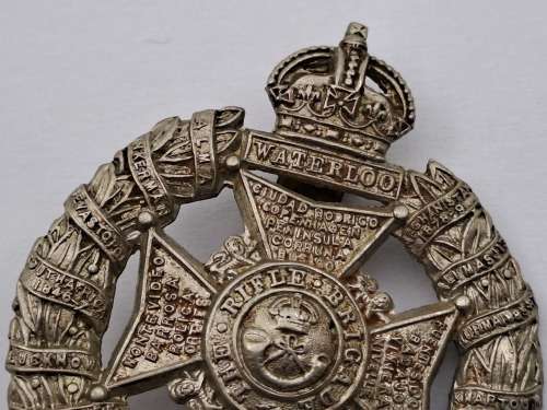 WW2 The Rifle Brigade (Prince Consort`s Own) Regiment Cap Badge 42x50mm  11,30gram-white Metal