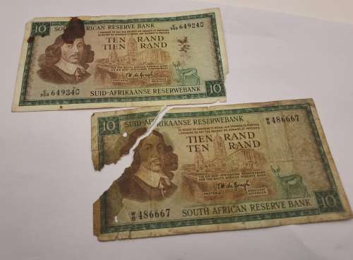 2 1975-1976 South Africa 10 Notes (T.W. de Jongh) Poor condition