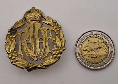 Rare WW2 Royal Australian Air Force Cap Badge (brass) 45x50mm