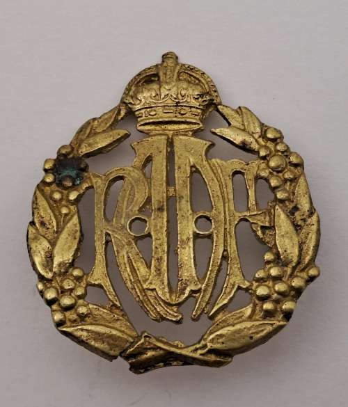 Rare WW2 Royal Australian Air Force Cap Badge (brass) 45x50mm