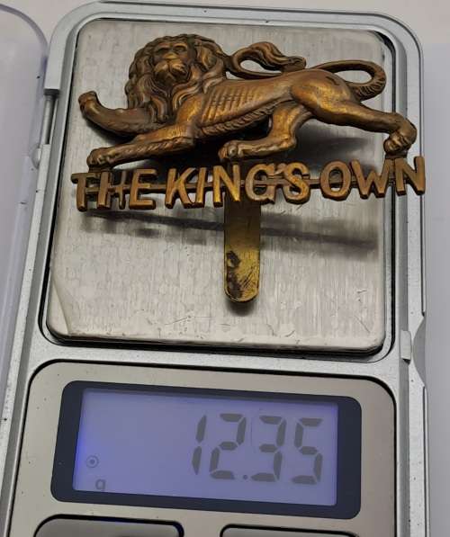 WW2 Kings Own Royal Lancaster Kings Own Royal Lancaster Regiment King`s Cap Badge