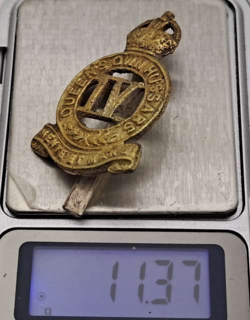 WW1 4th Queens Own Hussars Cap Badge British Army 45x31mm