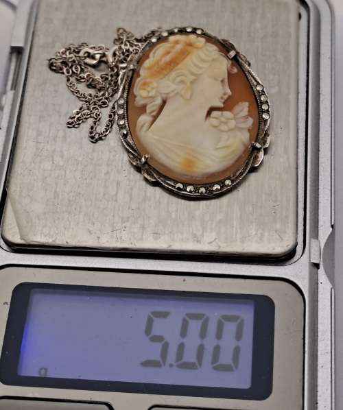 Vintage Silver (.800) Shell Cameo Pendant 27x35mm with chain