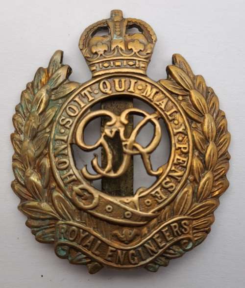 WW2 Royal Engineers Corps (George VI) Brass Cap Badge 47x42mm ( the corner of the V is chipped)