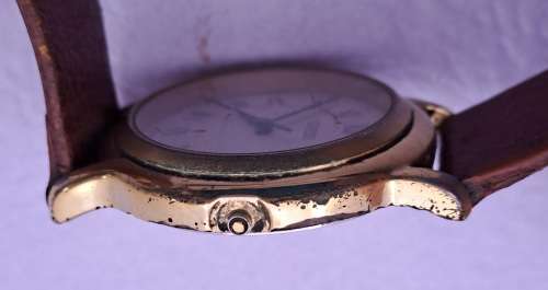 Pre-Owned Guess watch (working but HAS NO GROWN)