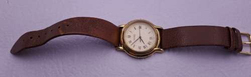 Pre-Owned Guess watch (working but HAS NO GROWN)
