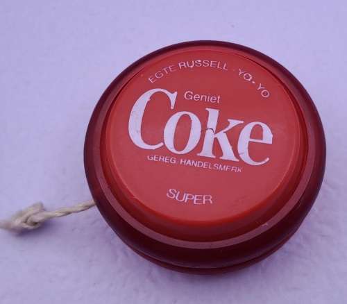 Vintage Genuine Russel Yo Yo `SUPER`  COKE  -with afrikaans on one side -3 very tiny chips.