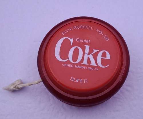 Vintage Genuine Russel Yo Yo `SUPER`  COKE  -with afrikaans on one side -3 very tiny chips.