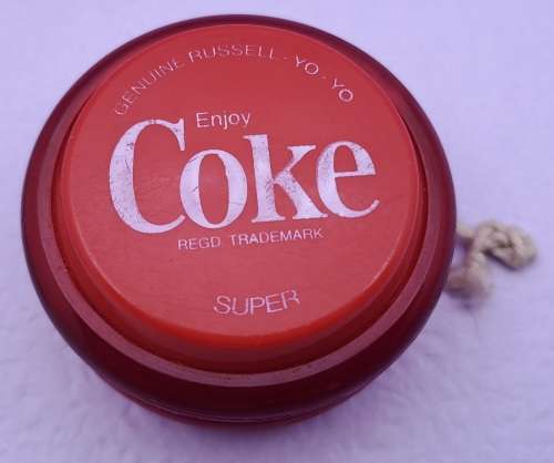 Vintage Genuine Russel Yo Yo `SUPER`  COKE  -with afrikaans on one side -3 very tiny chips.
