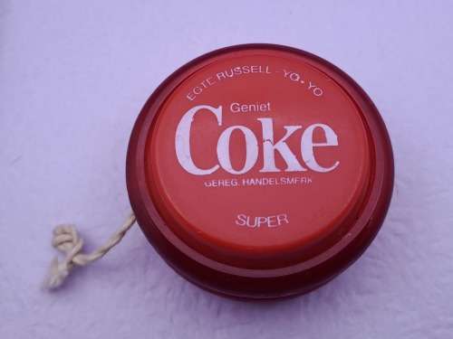 Vintage Genuine Russel Yo Yo `SUPER`  COKE  -with afrikaans on one side -3 very tiny chips.