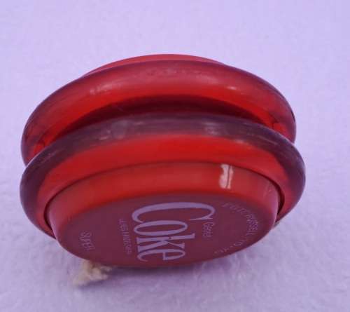 Vintage Genuine Russel Yo Yo `SUPER`  COKE  -with afrikaans on one side -3 very tiny chips.