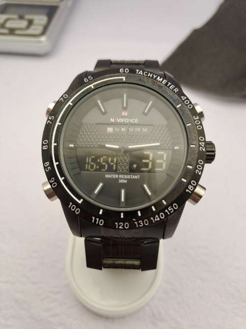 New/old stock NaviForce NF 9097 Quartz watch-still in Box-need battery-metal strap