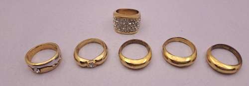 6 Pre-owned Ladies dress rings (Not Gold and not real Diaomds)