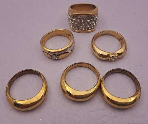 6 Pre-owned Ladies dress rings (Not Gold and not real Diaomds)