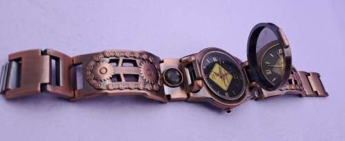 Australian Cult Collection Quartz watch- metal -flip cover -Unused in box by Iscool