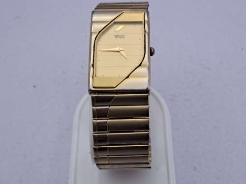 Vintage Seiko Ladies Quartz watch -WORKING- in Box - extra links for the strap
