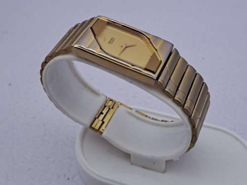 Vintage Seiko Ladies Quartz watch -WORKING- in Box - extra links for the strap