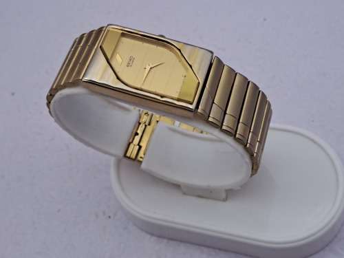 Vintage Seiko Ladies Quartz watch -WORKING- in Box - extra links for the strap