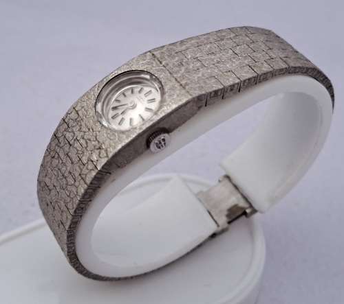 Vintage Girard Perregaux Ladies Manual wind watch -WORKING- in Box - SWISS