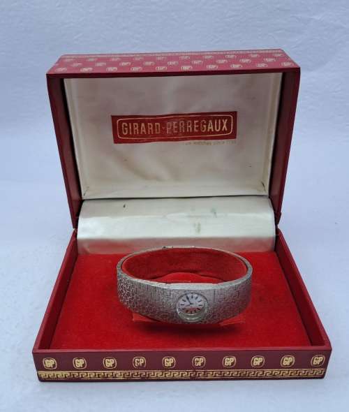 Vintage Girard Perregaux Ladies Manual wind watch -WORKING- in Box - SWISS